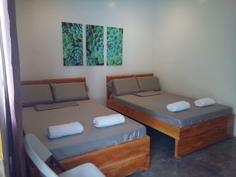 Mother Teresa Rooms And Restaurant Oslob Eksteriør bilde
